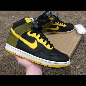 2009 Nike Dunk High North – Black – Varsity Maize